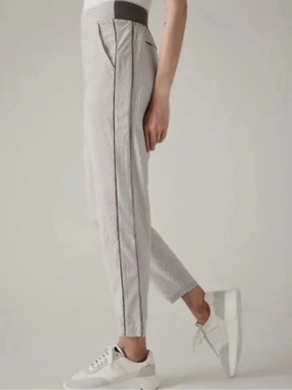 Athleta Brooklyn Mid Rise Pinstripe Ankle Pants 10 Travel Golf Athleisure EUC